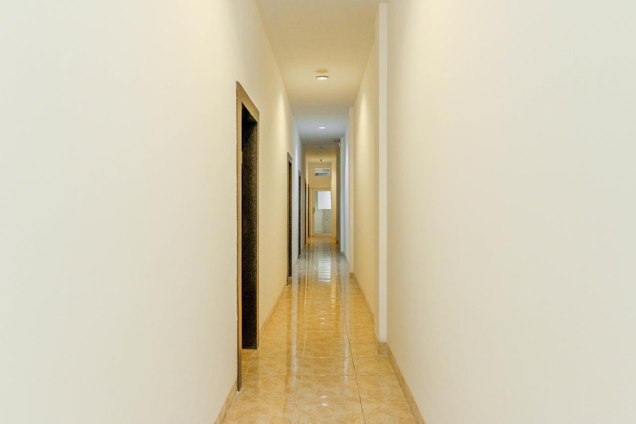 Reddoorz Plus Near Fort Rotterdam Makasar Zewnętrze zdjęcie