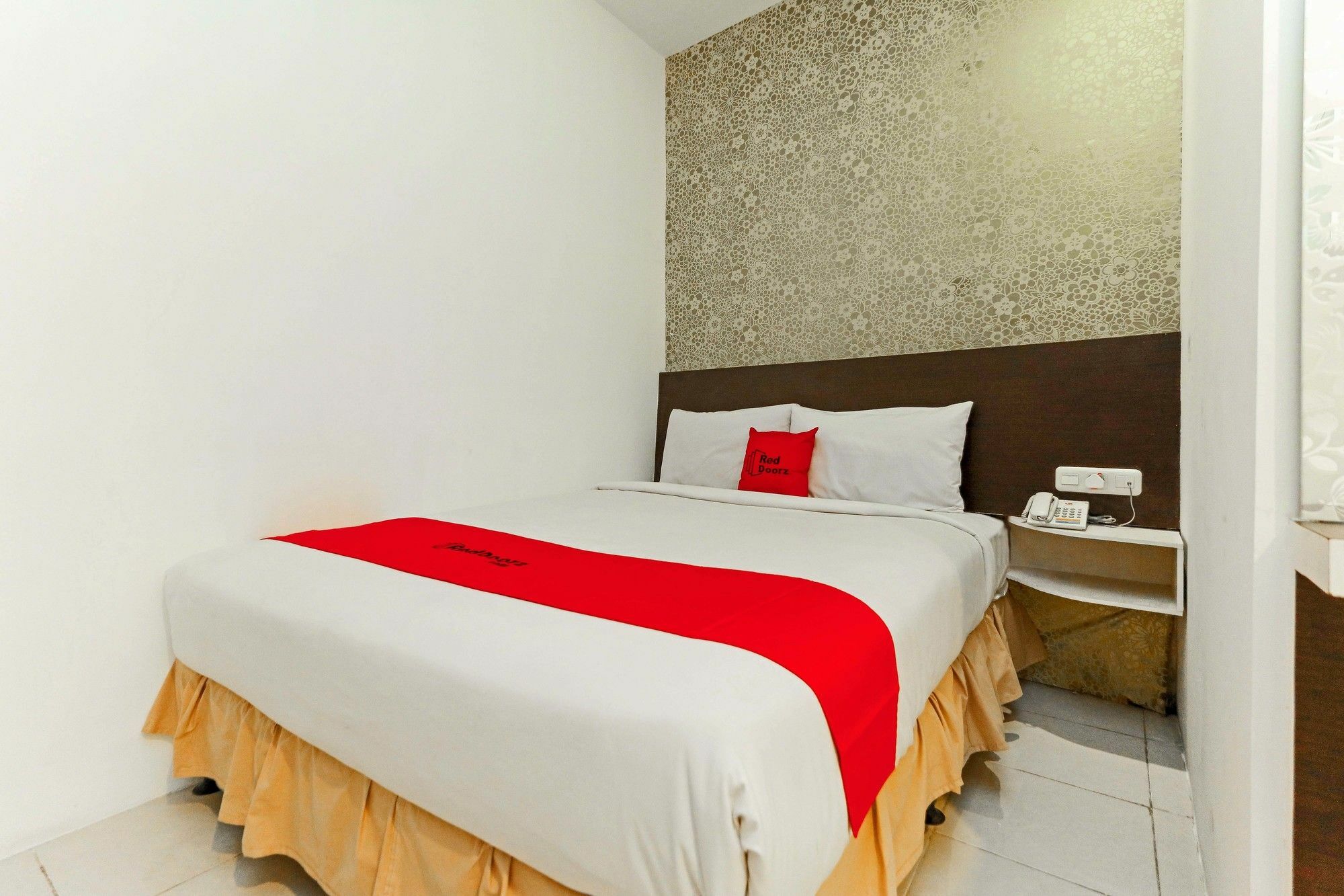Reddoorz Plus Near Fort Rotterdam Makasar Zewnętrze zdjęcie